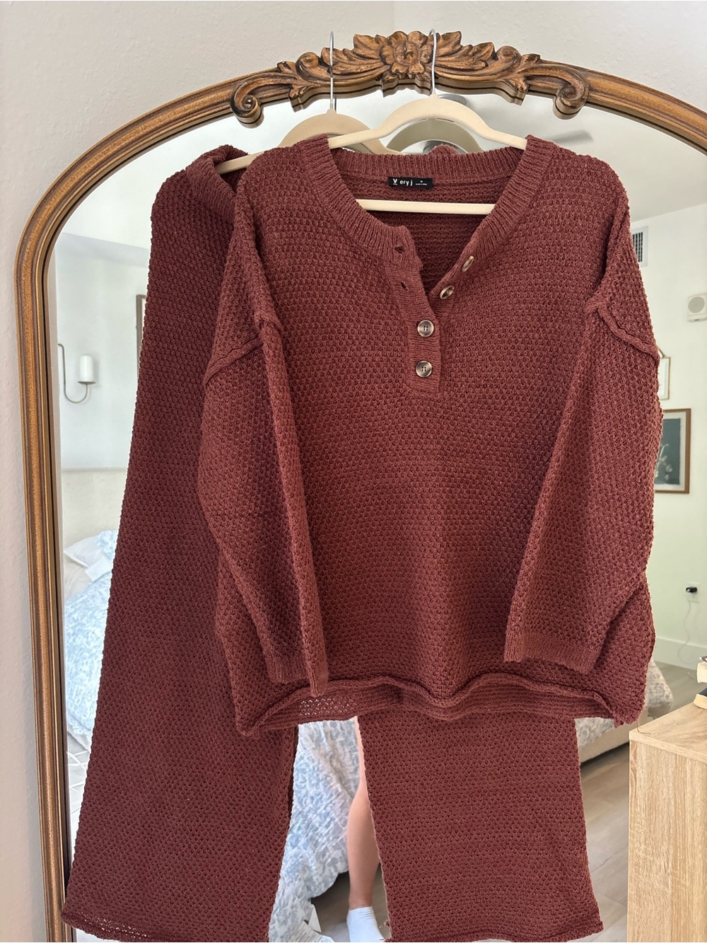 Cozy Women's Sweater Set in Deep Rust
